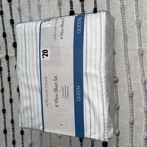 Blue and White Queen Sheet Set